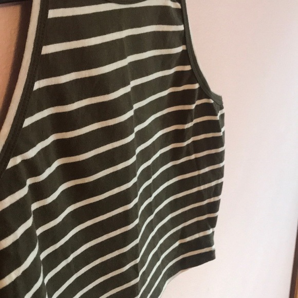 Navy green cropped tank - Picture 2 of 3